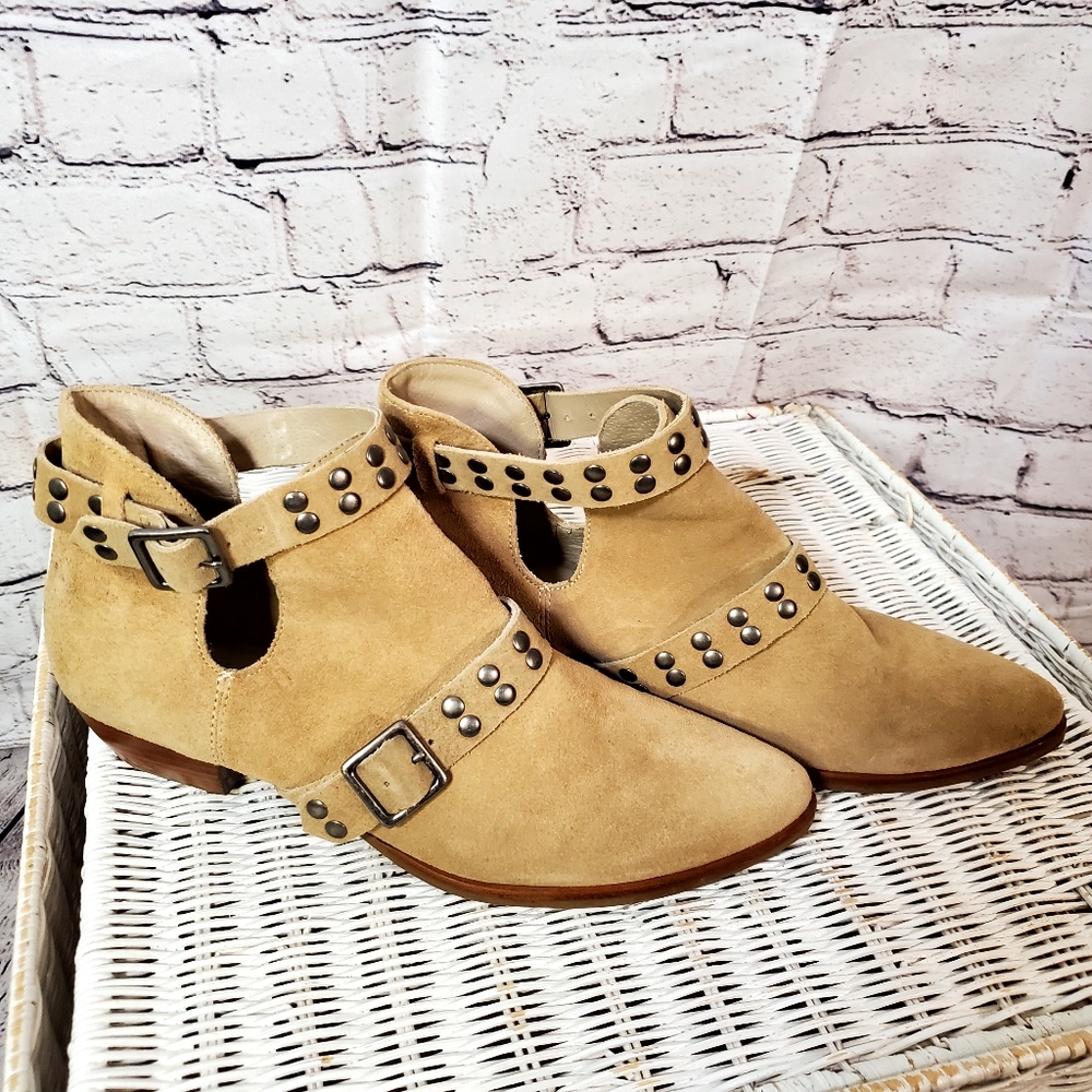 Matisse Women's Suade Leather Beige Neil Studded Ankle Buckle Boots Size 8M